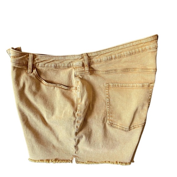 Ava & Viv Women's Mid Rise Midi Jean Shorts Gold Size 22W - Picture 2 of 8